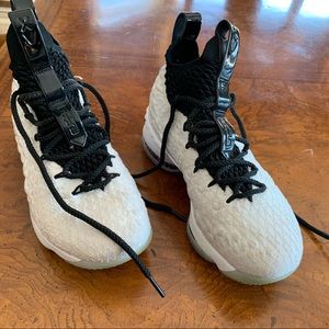 Nike - Lebron James girls sneakers